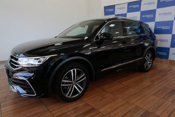VOLKSWAGEN TIGUAN 2.0 300 TSI GASOLINA ALLSPACE R-LINE AUTOMÁTICO VOLKSWAGEN TIGUAN 2.0 300 TSI GASOLINA ALLSPACE R-LINE AUTOMÁTICO
